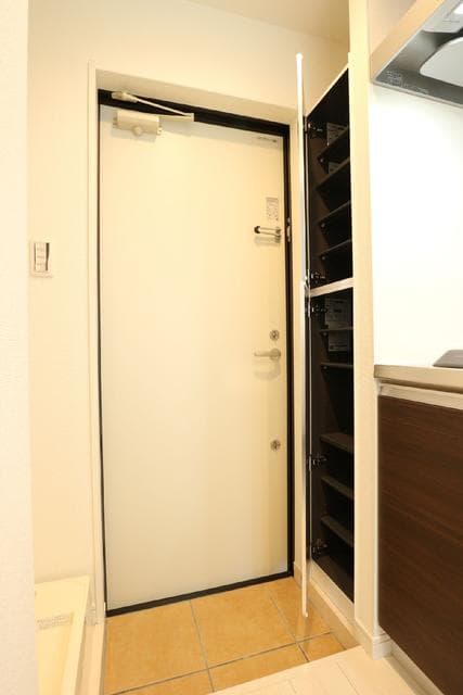 Room image 9