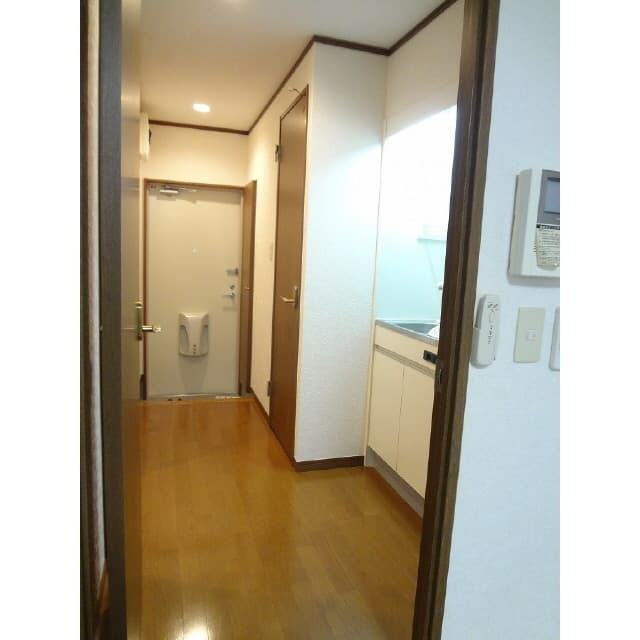Room image 9