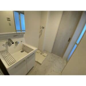 Room image 15