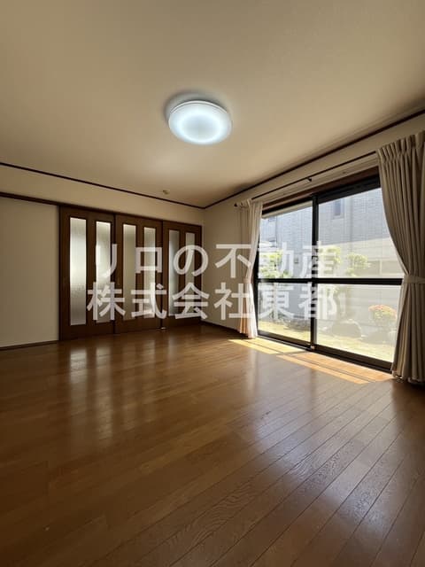 Room image 16