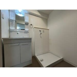 Room image 16