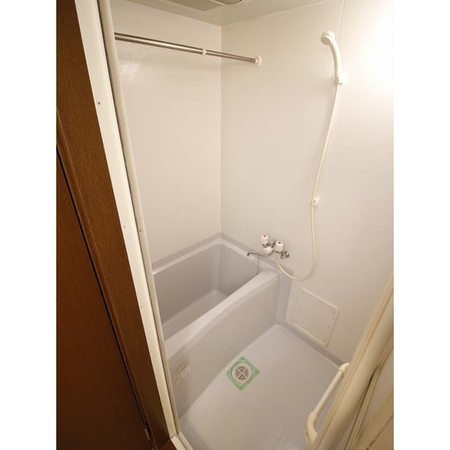 Room image 9