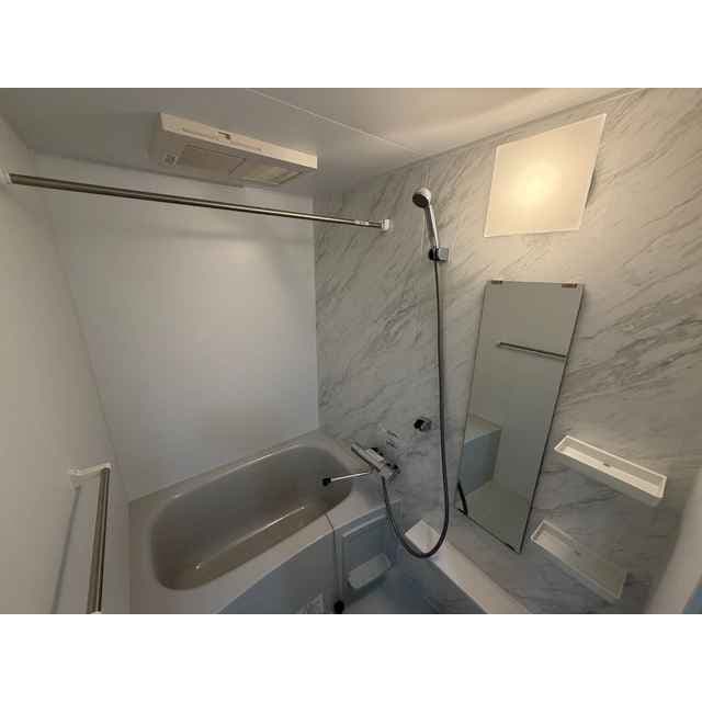 Room image 9