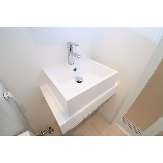 Room image 12