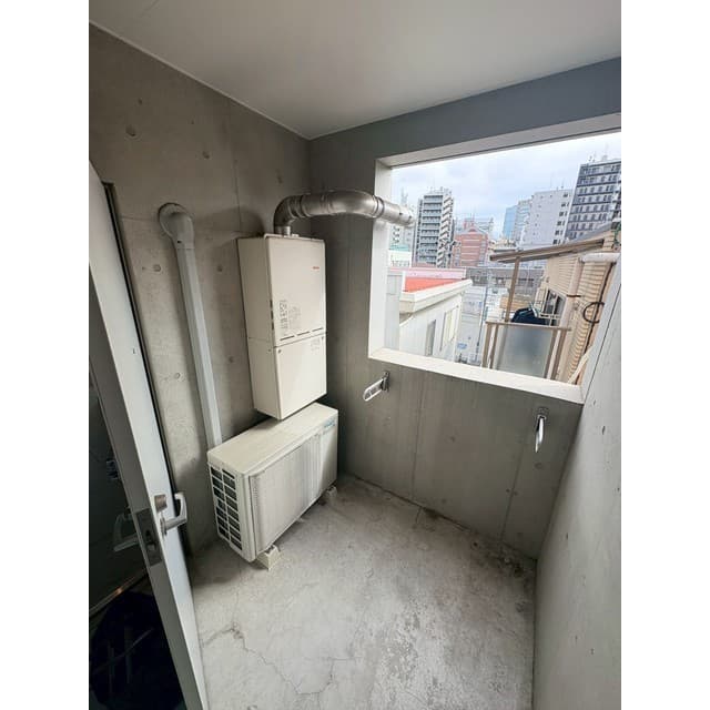 Room image 12