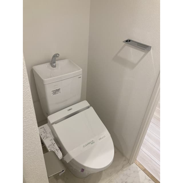 Room image 10