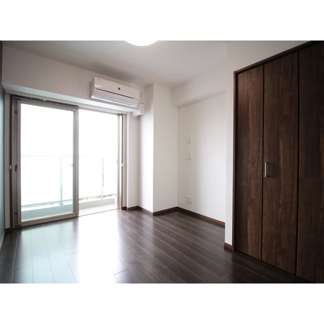 Room image 15