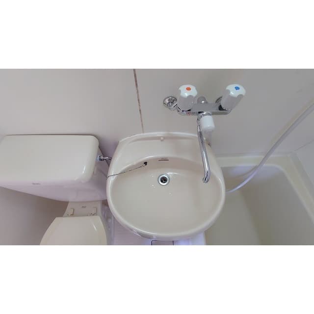 Room image 12