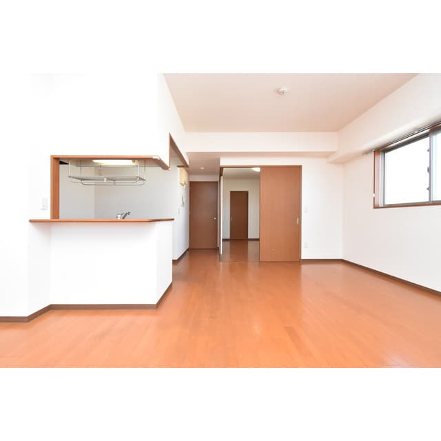 Room image 15