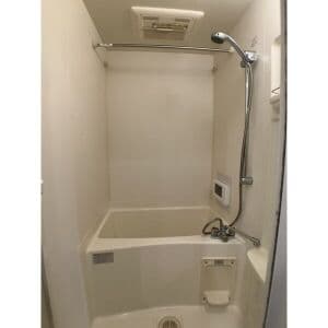 Room image 11