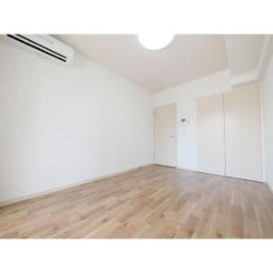 Room image 12