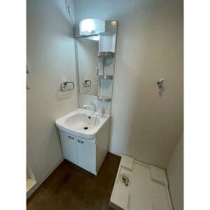 Room image 12