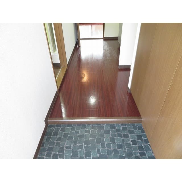 Room image 13