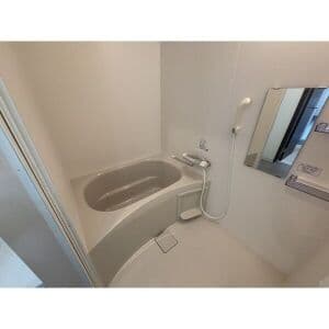 Room image 8