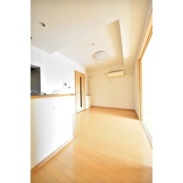 Room image 16