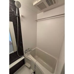 Room image 15