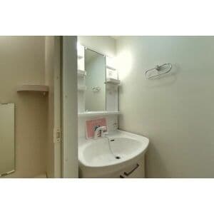 Room image 16