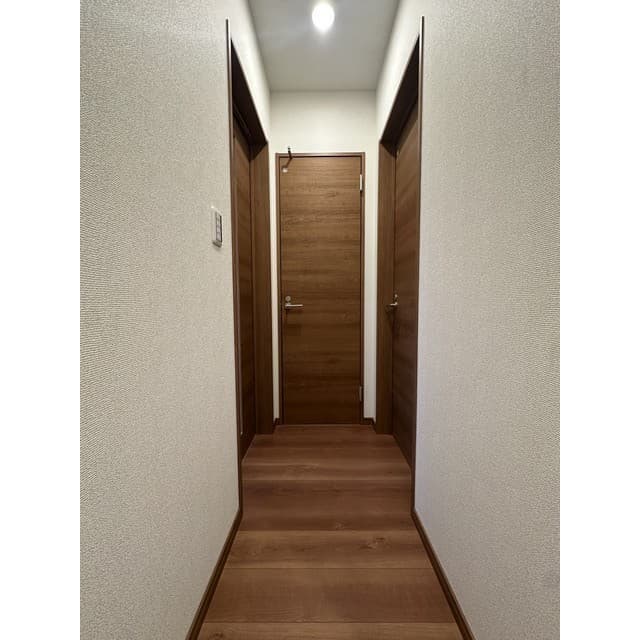 Room image 16