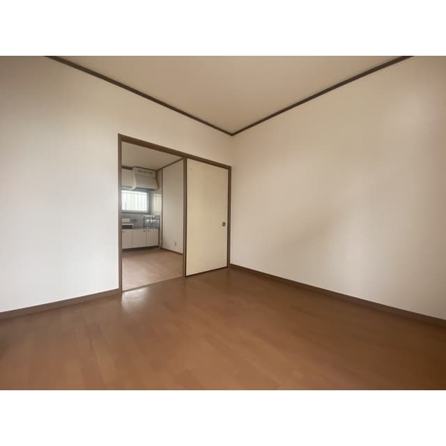 Room image 15