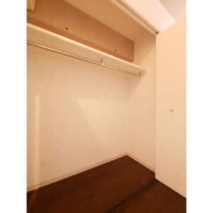 Room image 16