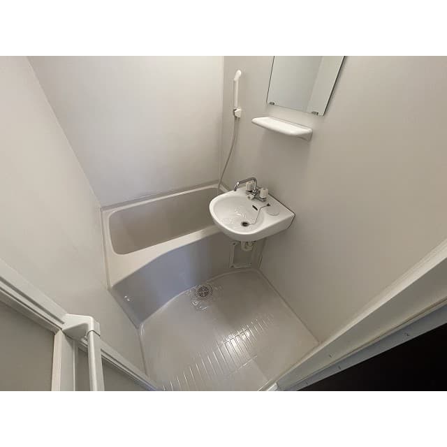 Room image 10