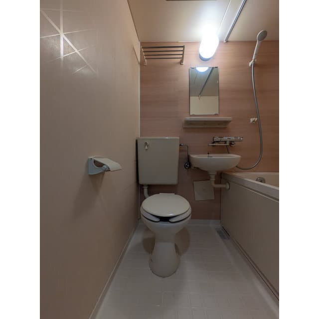 Room image 10