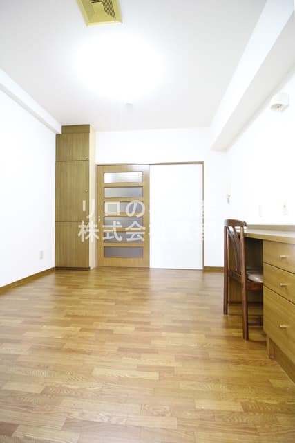 Room image 15
