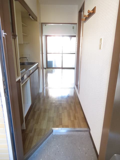 Room image 15