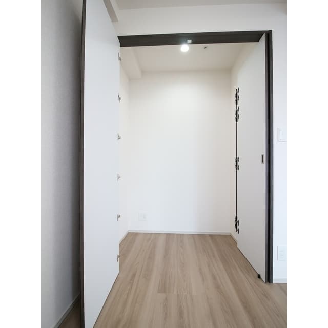 Room image 13