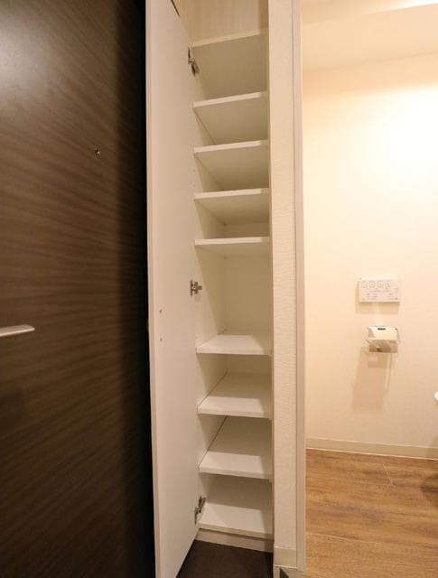 Room image 13