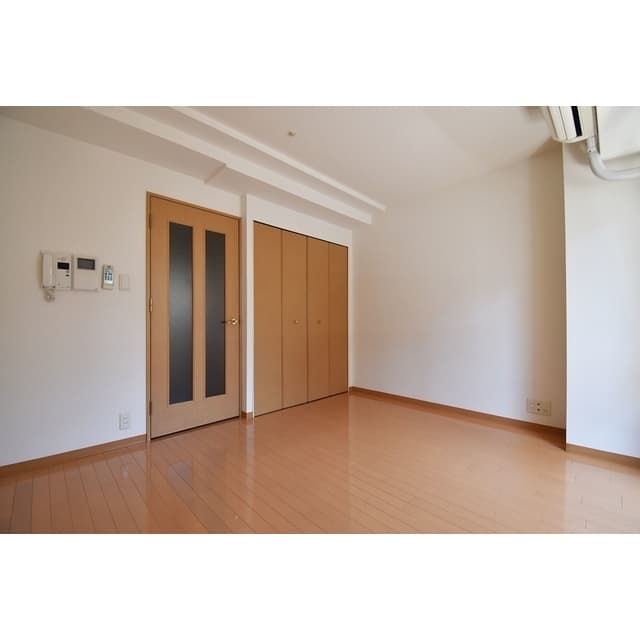 Room image 16