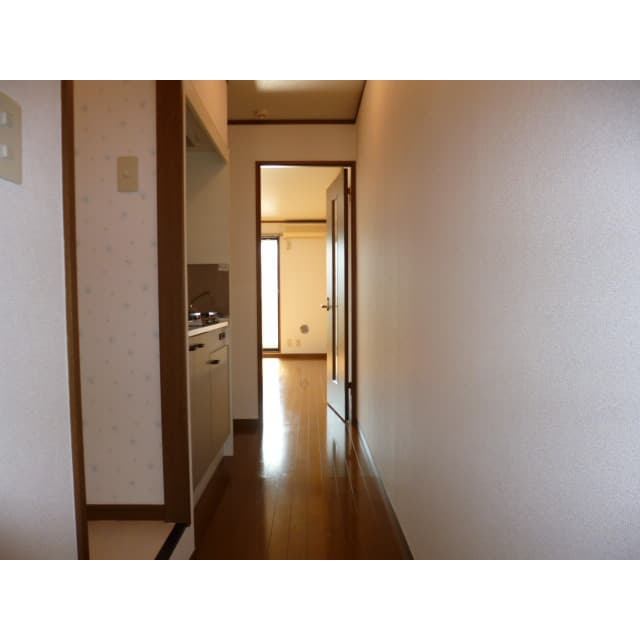 Room image 9