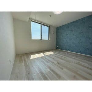 Room image 12