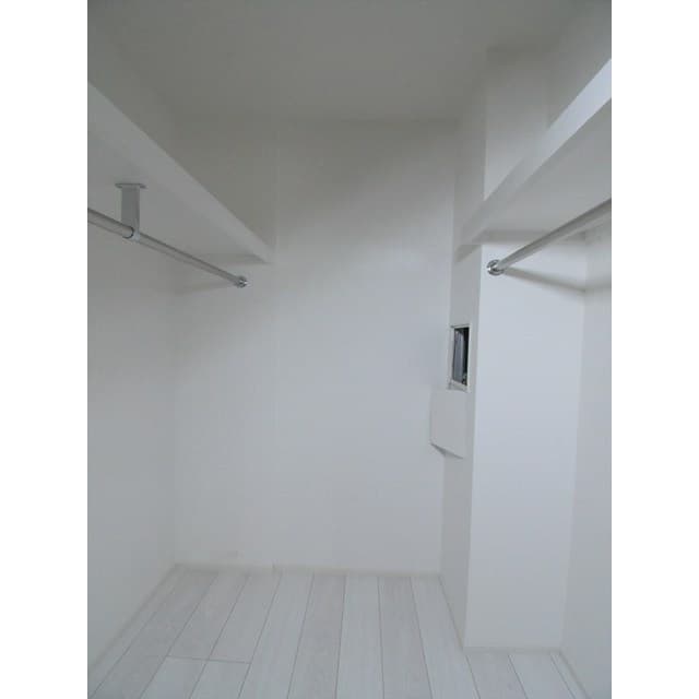 Room image 15