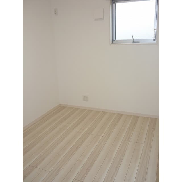 Room image 15