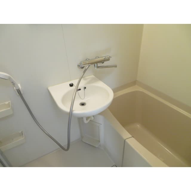 Room image 10
