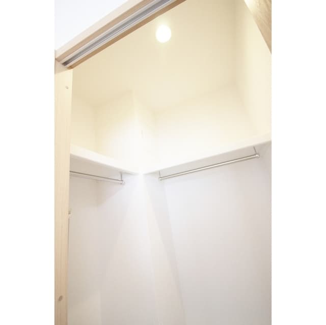 Room image 15