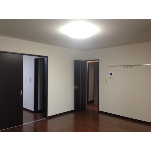 Room image 14
