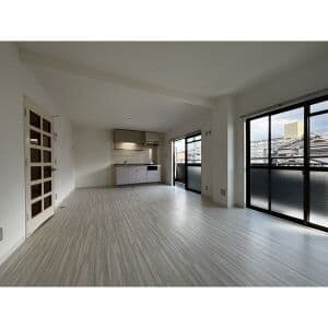 Room image 11