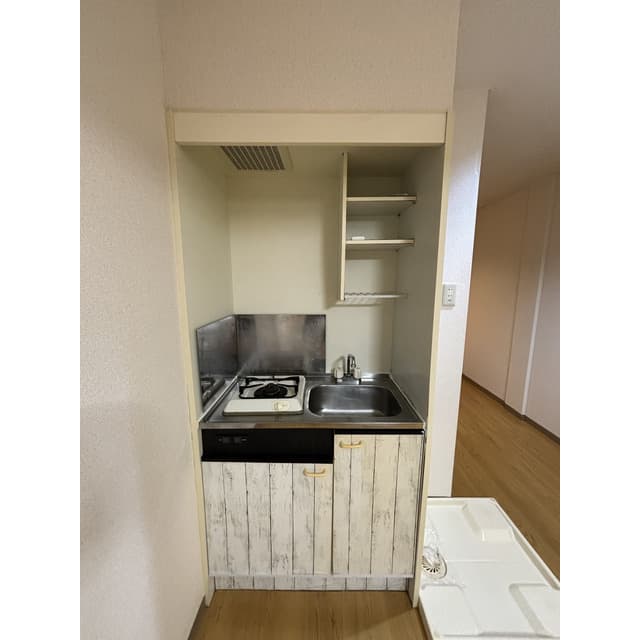 Room image 8