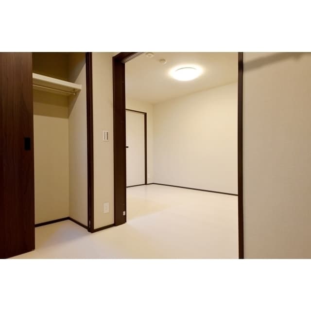 Room image 15