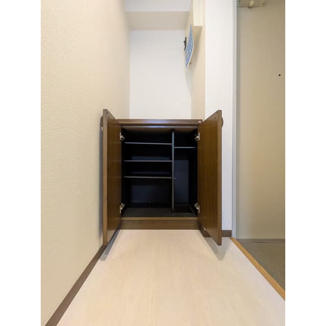 Room image 11