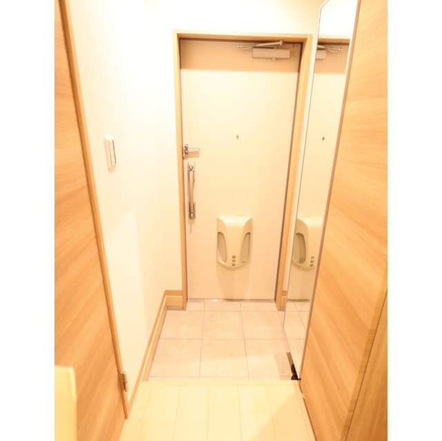 Room image 8