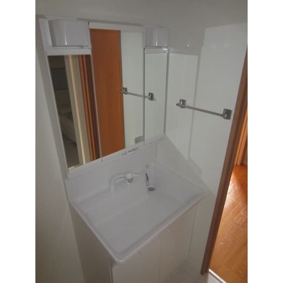 Room image 11