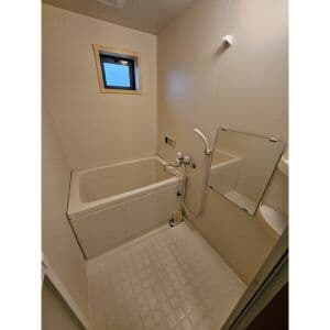 Room image 11