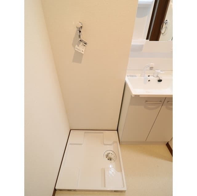Room image 16