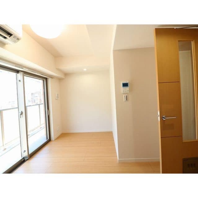 Room image 15