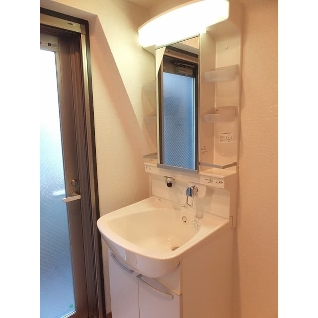Room image 13