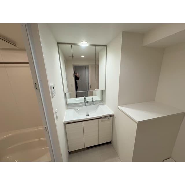 Room image 11