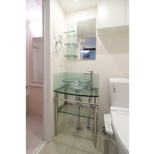 Room image 8